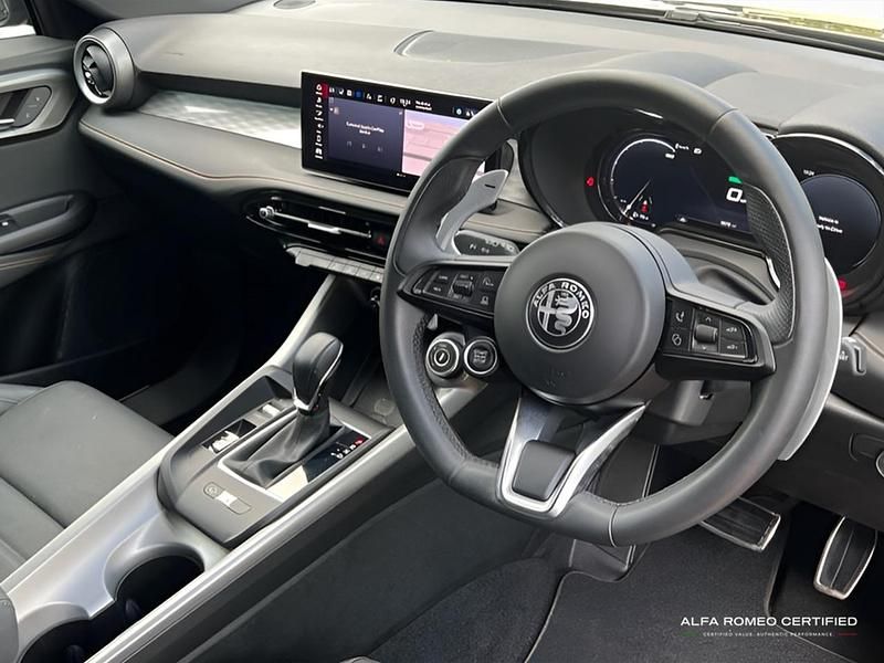 Black Used 2024 Alfa Romeo Tonale Veloce SUV | £29,056 (Expensive) - Image 1/4
