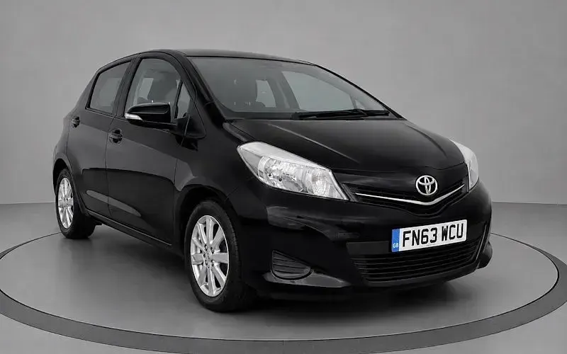 Used Toyota Yaris 101 HP (74 kW) 2013 Hatchback