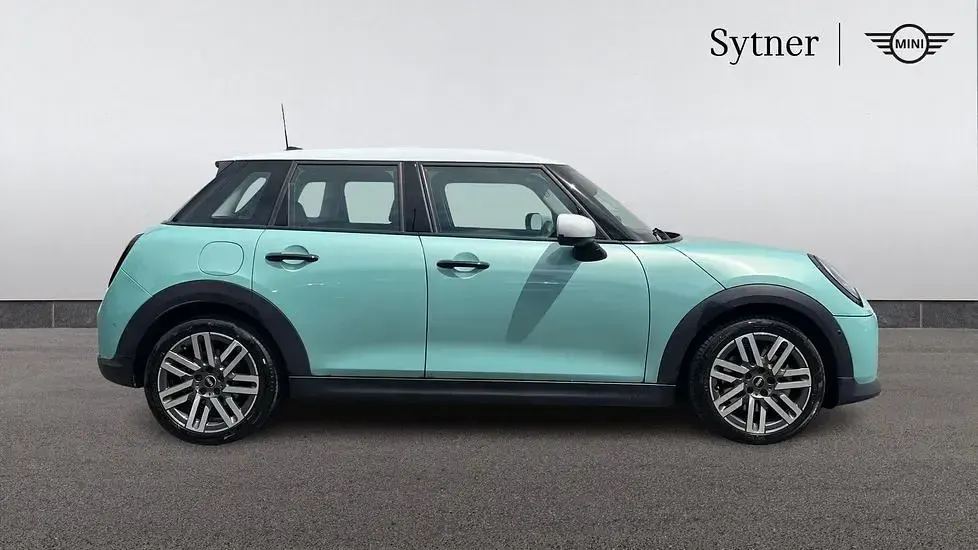 Used Mini Cooper Hatch 113 kW (154 HP) 2025 Green Hatchback