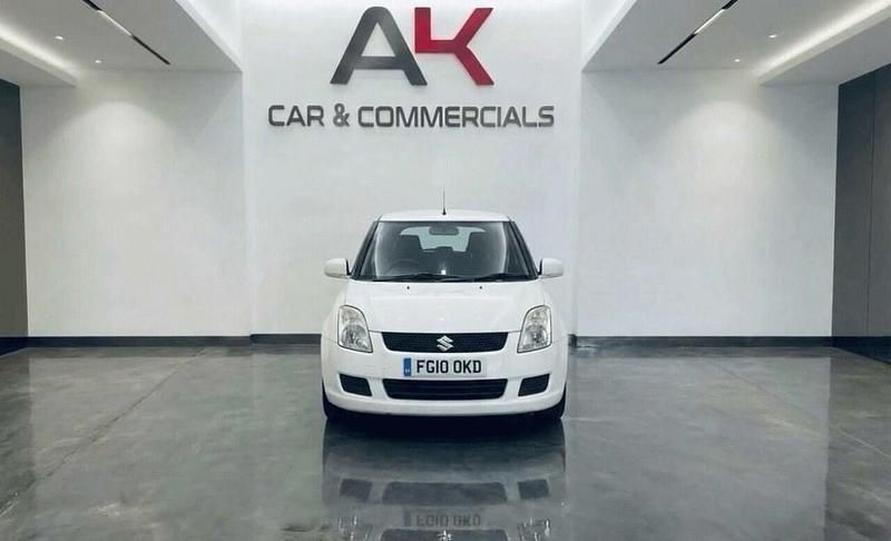 Used Suzuki Swift 92 HP (67 kW) 2010 White Hatchback
