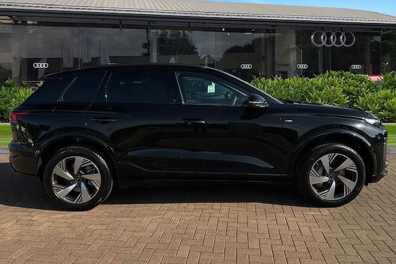 New Audi Q6 e-tron S-Line 284 kW (387 HP) 2025 Black SUV