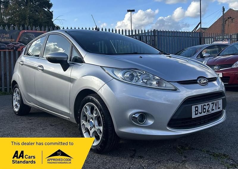 Used Ford Fiesta Zetec 82 HP (60 kW) 2012 Silver Hatchback