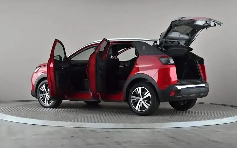 Used Peugeot 3008 Allure+ 136 HP (100 kW) 2023 Red SUV