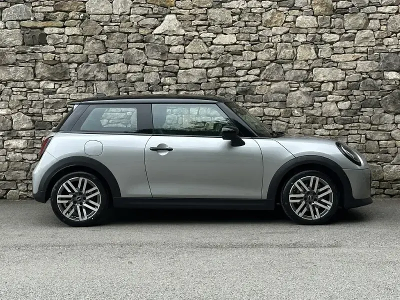 Used Mini Cooper Hatch 154 HP (113 kW) 2024 Silver Hatchback