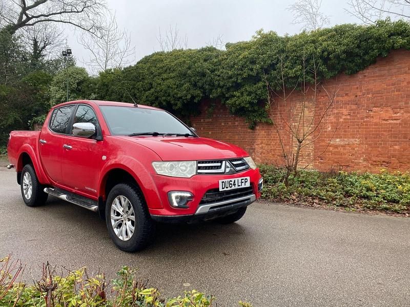Used Mitsubishi L200 176 HP (129 kW) 2014 Red Pickup