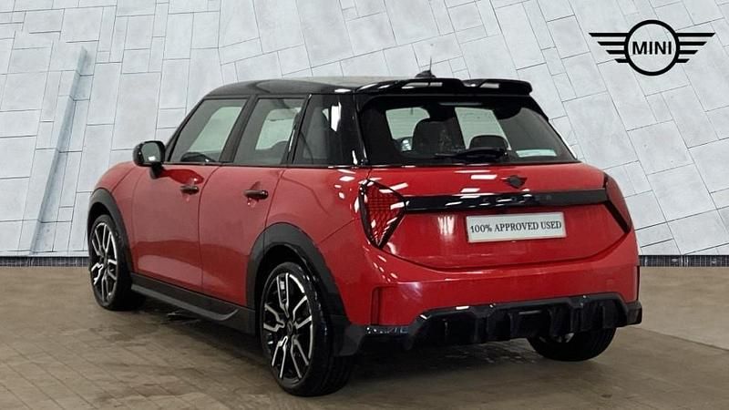 Usado Mini Cooper Hatch 113 kW (154 HP) 2025 Vermelho Citadino