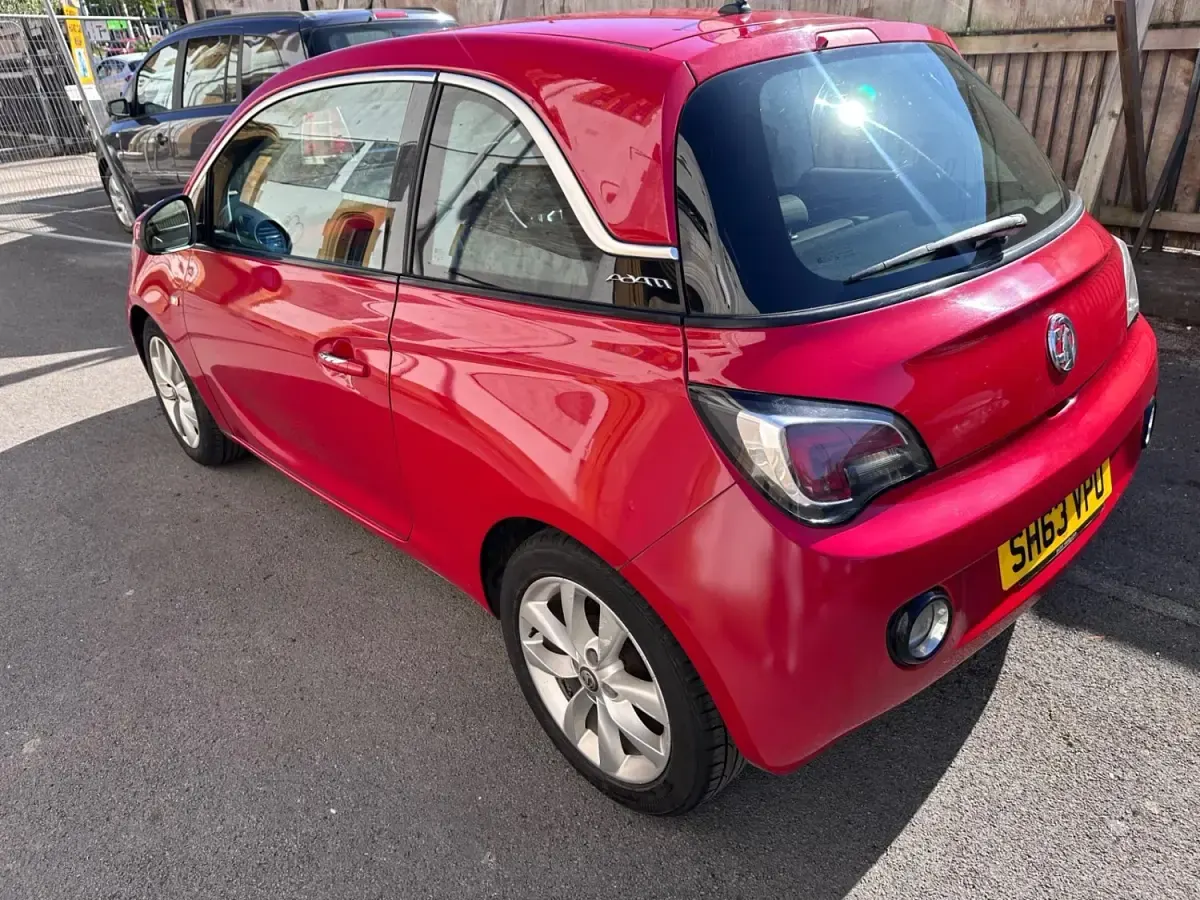 Usado Vauxhall Adam Jam 70 CV (51 kW) 2013 Rojo Utilitario