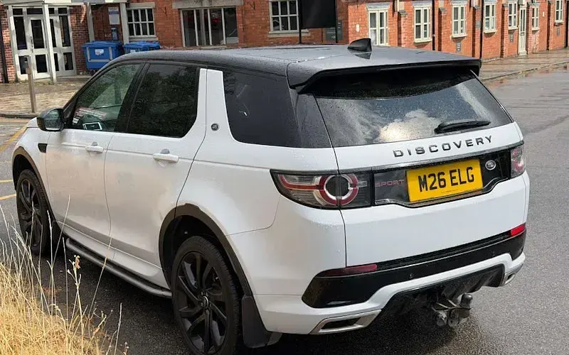 Used Land Rover Discovery Sport HSE Dynamic 180 HP (132 kW) 2016 White SUV