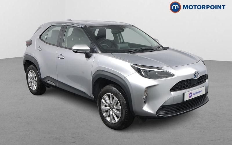 Used 2025 Toyota Yaris Hybrid Estate | £20,449 (Super price) - Image 1/4