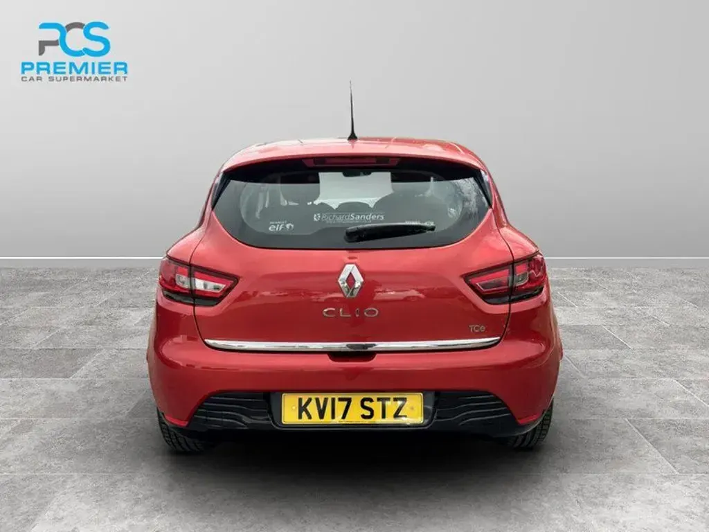 Used Renault Clio Dynamique 2017 Flame red Hatchback