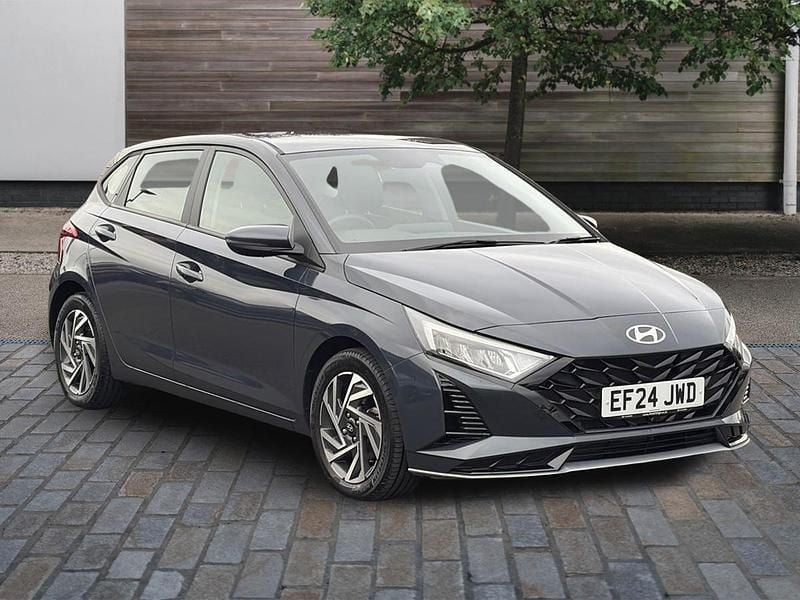 Used Hyundai i20 Advanced 100 HP (73 kW) 2024 Grey Hatchback