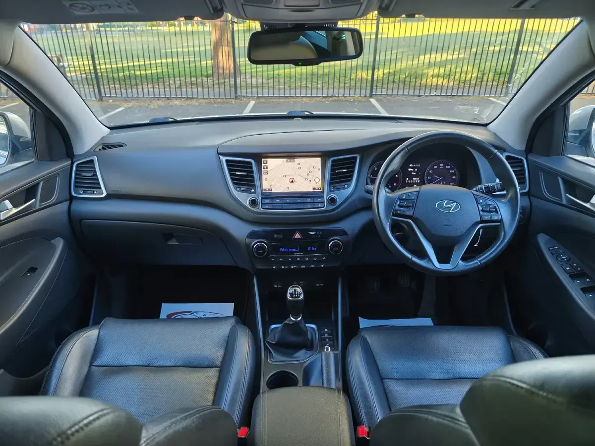 Used Hyundai Tucson Premium 116 HP (85 kW) 2016 Silver SUV