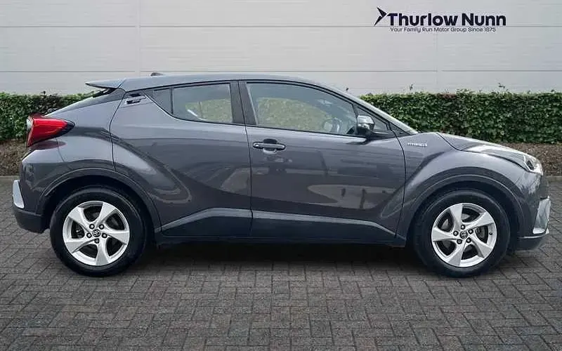 Used Toyota C-HR 122 HP (89 kW) 2019 SUV