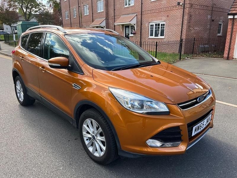 Used Ford Kuga Titanium 150 HP (110 kW) 2015 Orange SUV