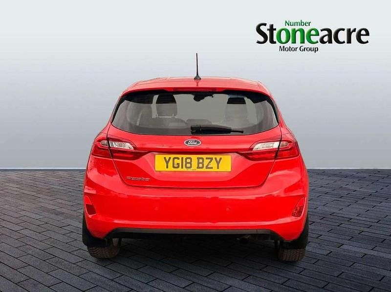 Used Ford Fiesta Zetec 100 HP (73 kW) 2018 Red Hatchback