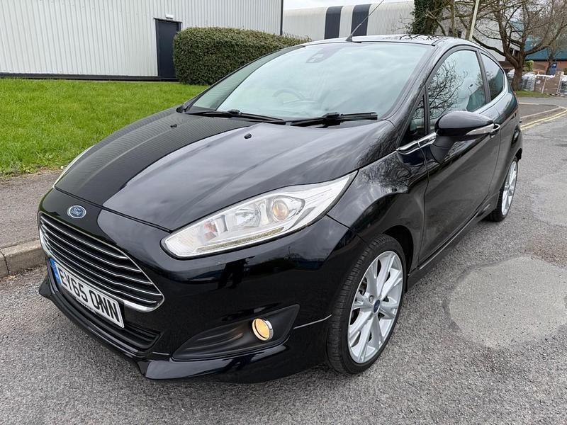 Used Ford Fiesta Titanium X 75 HP (55 kW) 2015 Black Hatchback