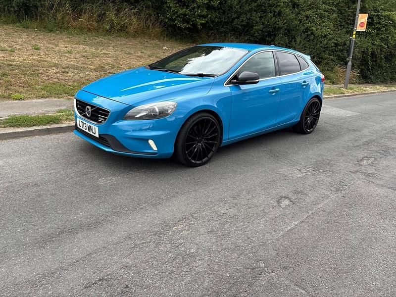 Blue Used 2013 Volvo V40 R-Design Estate | £3,495 (Fair price) - Image 1/4