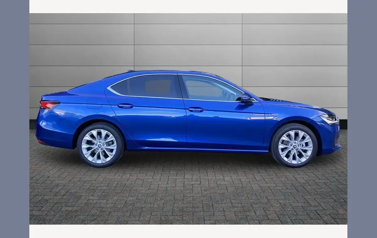 New Skoda Superb SE L 150 HP (110 kW) 2026 Blue Hatchback