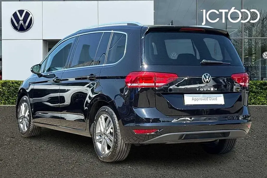 Used VW Touran SEL 150 HP (110 kW) 2023 Black MPV