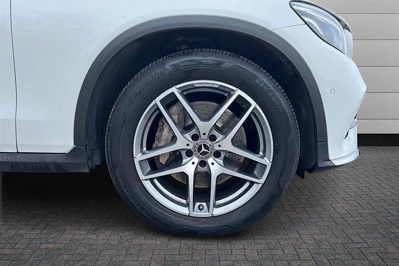 Used Mercedes GLC250 AMG line 211 HP (155 kW) 2019 Polar white Coupe
