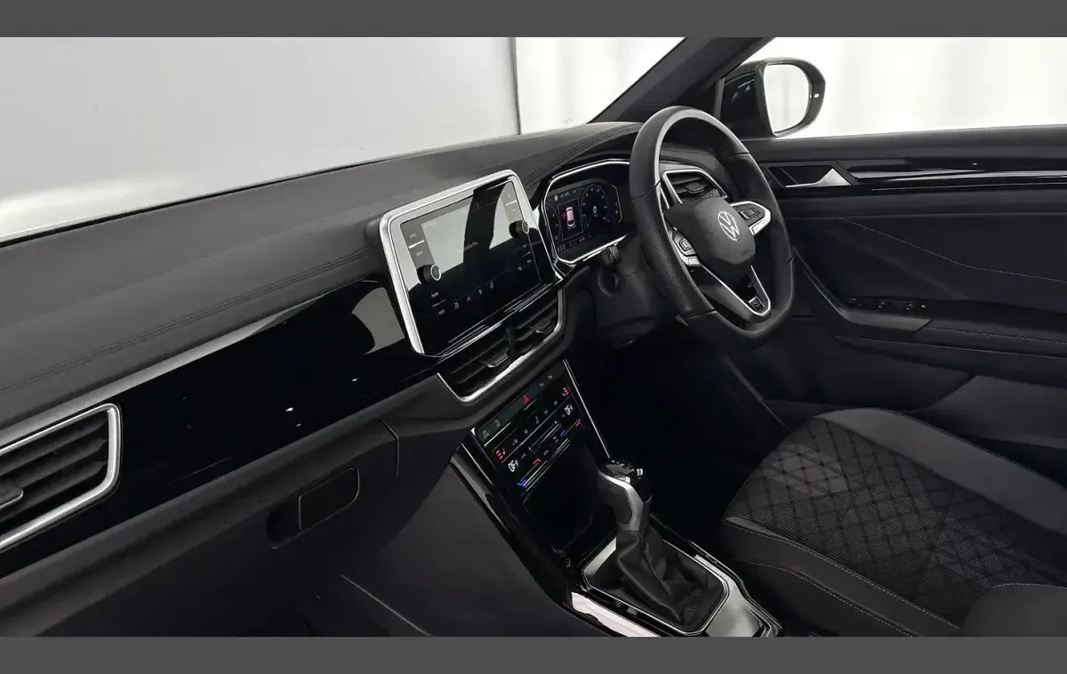 Gebraucht VW T-Roc Cabriolet R-line 147 PS (108 kW) 2025 Schwarz SUV