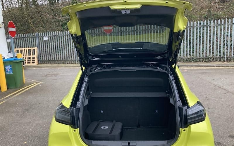 Second-hand Peugeot e-208 GTi 114 kW (156 CP) 2026 Hatchback