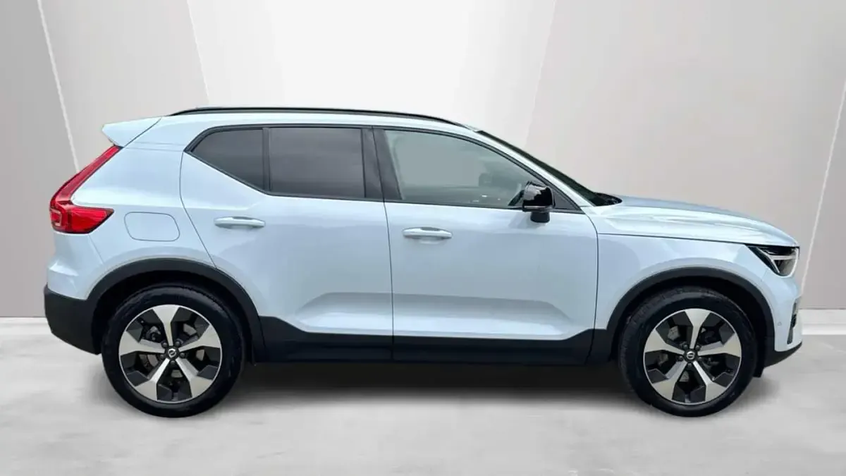 Used Volvo XC40 Plus 194 HP (142 kW) 2024 Blue SUV