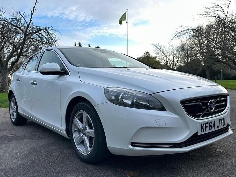 White Used 2014 Volvo V40 Hatchback | £6,995 (Super price) - Image 1/4