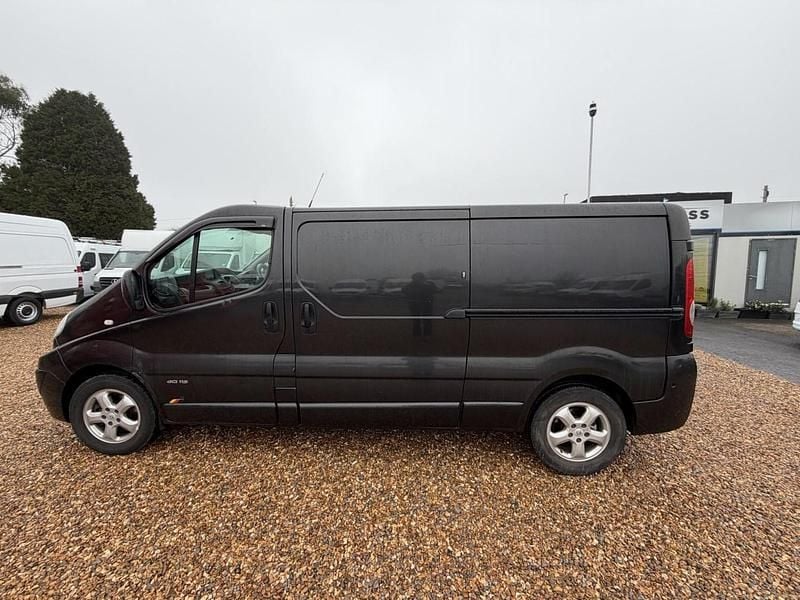 Used Renault Trafic 115 HP (84 kW) 2013 Black MPV