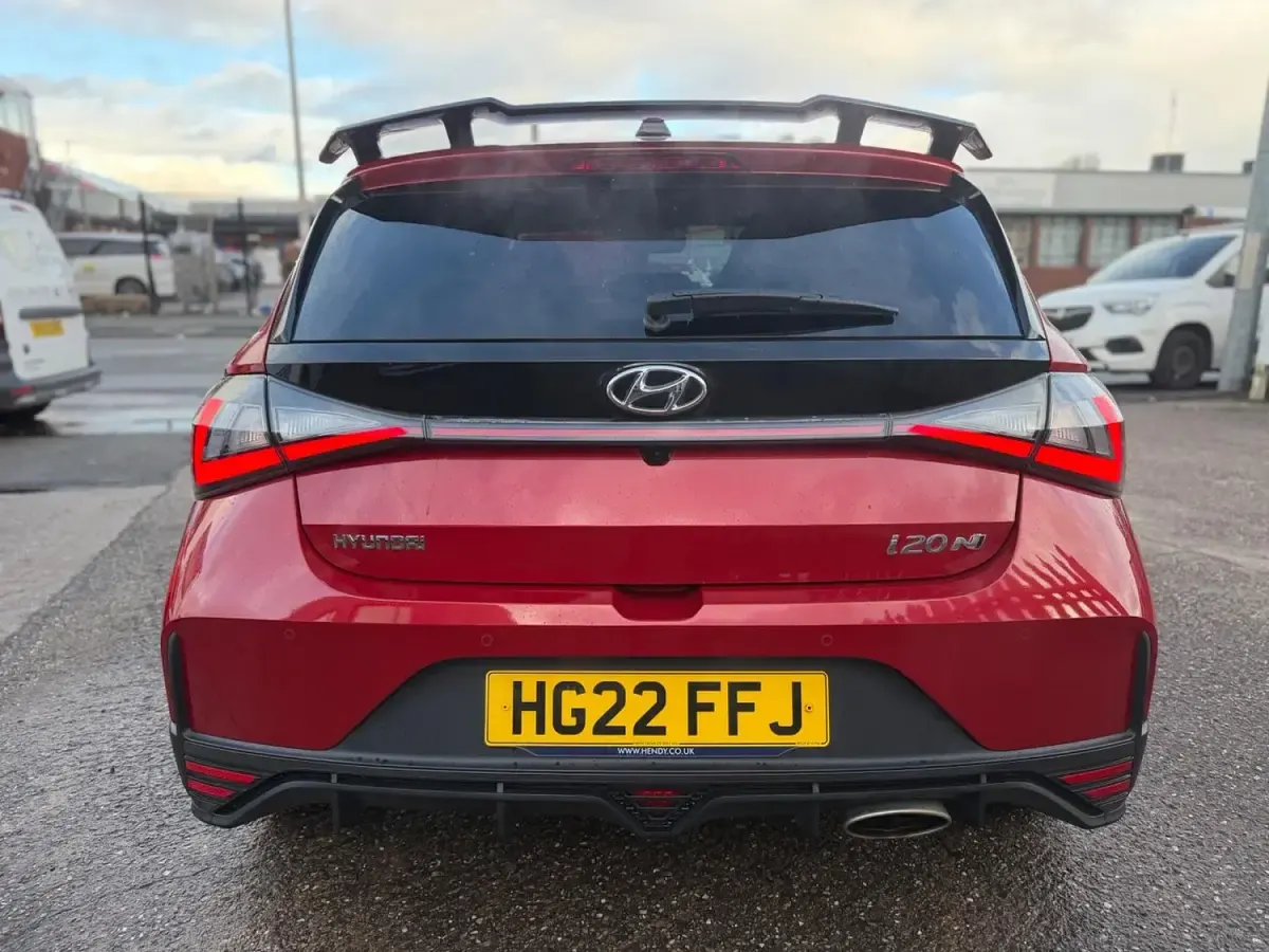 Käytetty Hyundai i20 204 HP (150 kW) 2022 Punainen Viistoperä