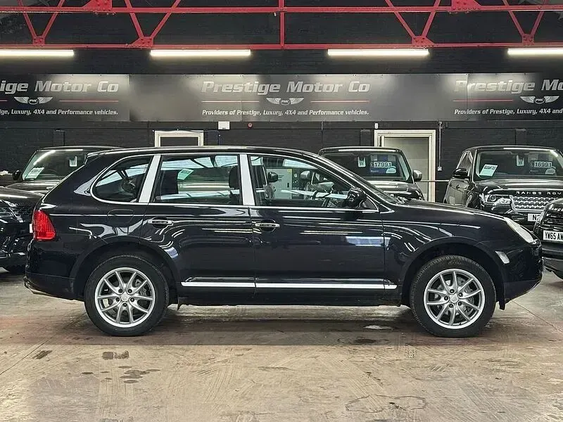 Used Porsche Cayenne 250 HP (183 kW) 2004 Black SUV