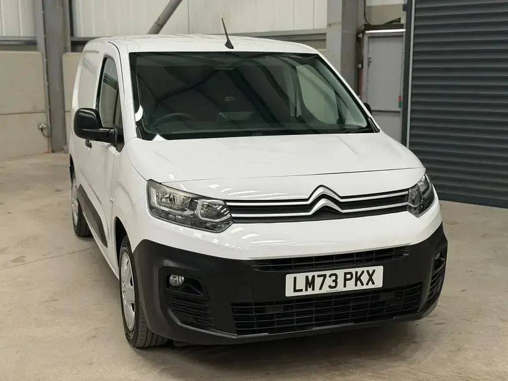 Used Citroën Berlingo 100 HP (73 kW) 2023 White MPV