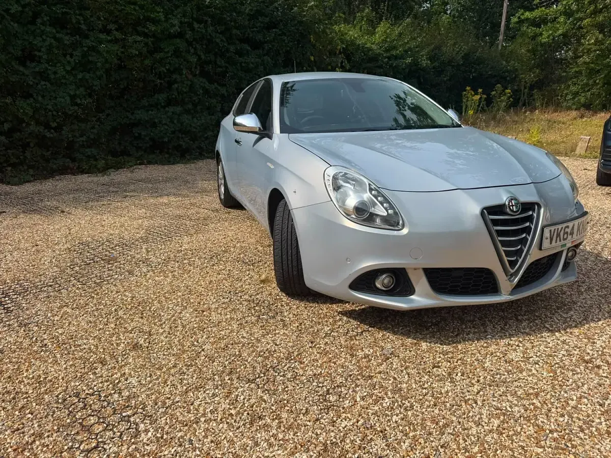 Used Alfa Romeo Giulietta Distinctive 170 HP (125 kW) 2014 White Hatchback