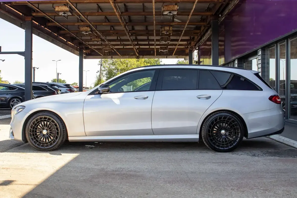 Used Mercedes E220 AMG line 194 HP (142 kW) 2019 Silver Estate