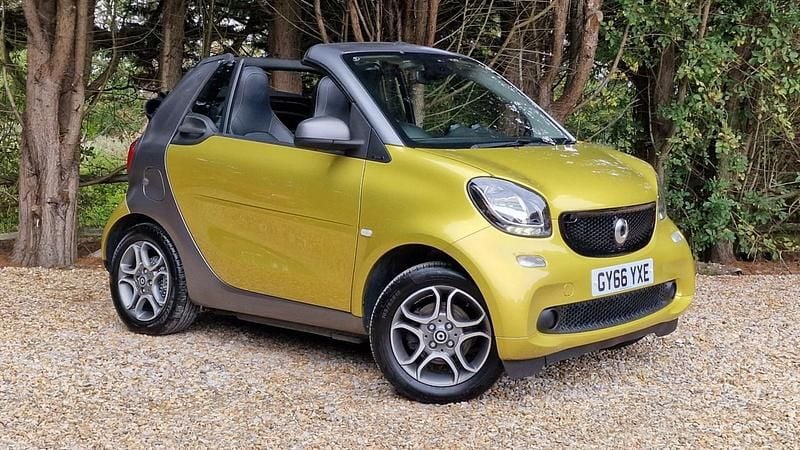 Yellow Used 2016 Smart ForTwo Cabrio Premium Cabriolet | £9,000 (Fair price) - Image 1/4
