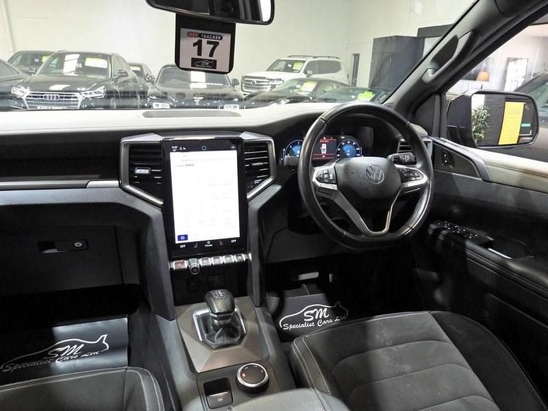 Begagnad VW Amarok Style 2024 Svart Pickup