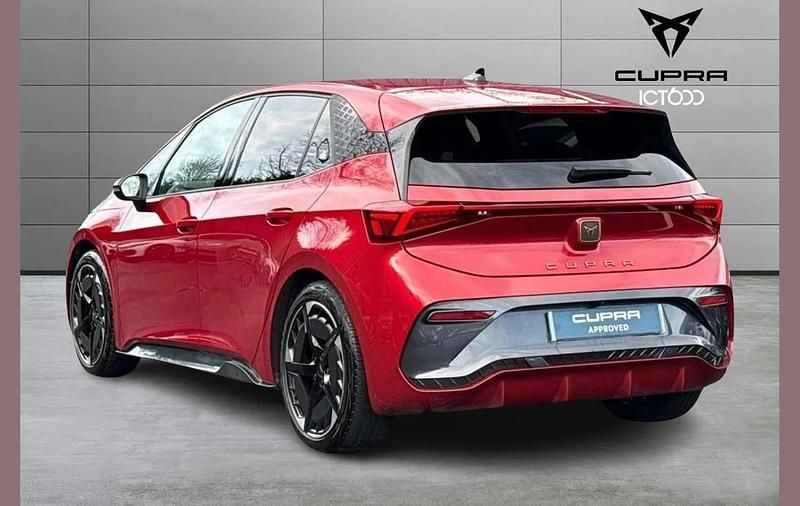 Usado Cupra Born e-Boost 169 kW (230 CV) 2022 Rojo Utilitario