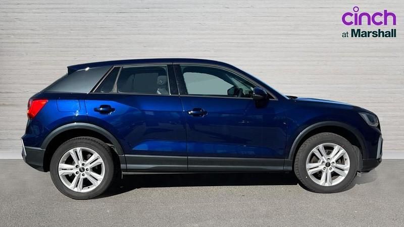 Begagnad Audi Q2 Sport 110 HK (80 kW) 2023 Blå SUV