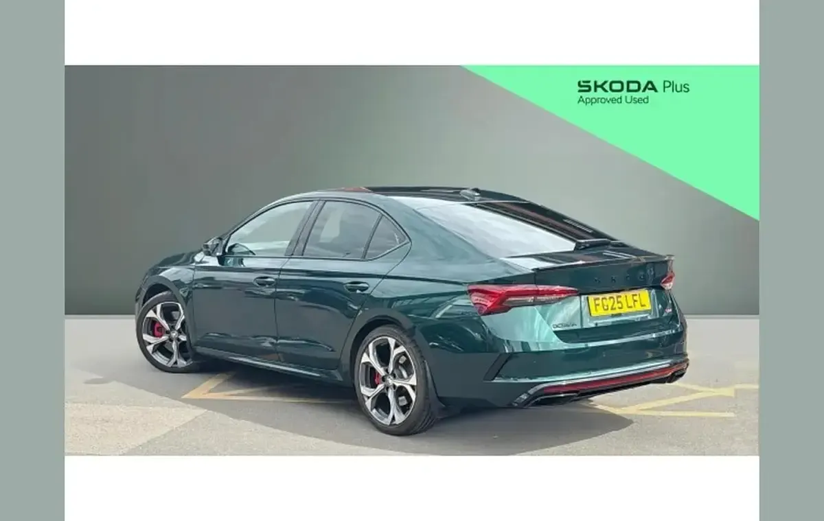 Used Skoda Octavia vRS 265 HP (194 kW) 2025 Green Hatchback