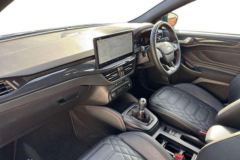 Used Ford Focus ST-Line X 123 HP (90 kW) 2024 Blue Hatchback