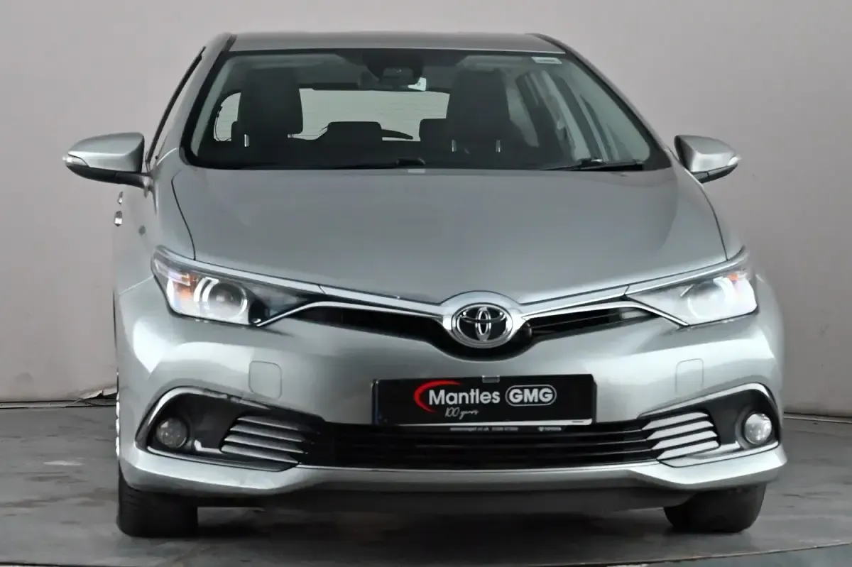 Used Toyota Auris 116 HP (85 kW) 2018 Grey Hatchback