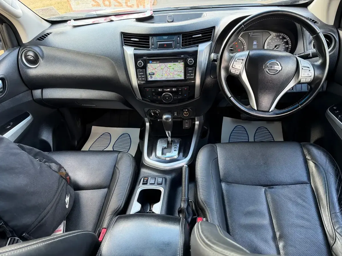 Used Nissan Navara Tekna 190 HP (139 kW) 2016 Grey Pickup