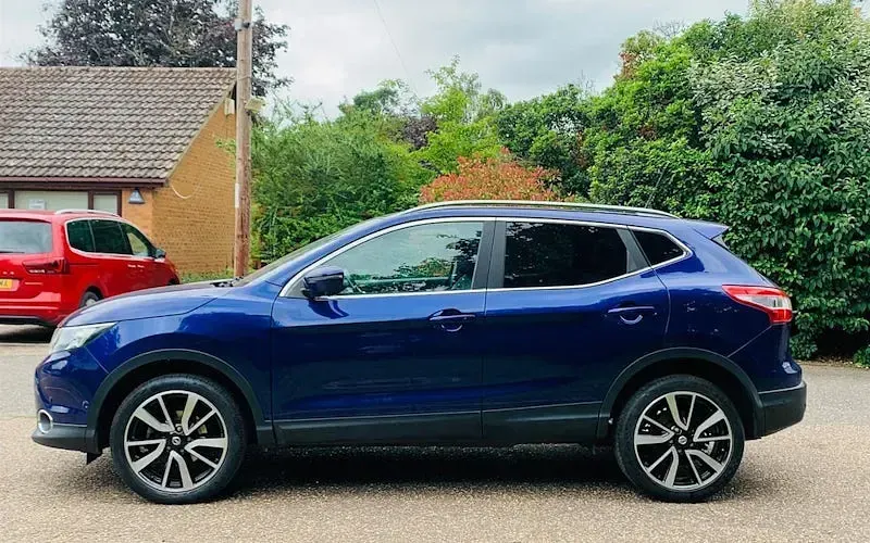 Used Nissan Qashqai Tekna 110 HP (80 kW) 2017 Blue SUV