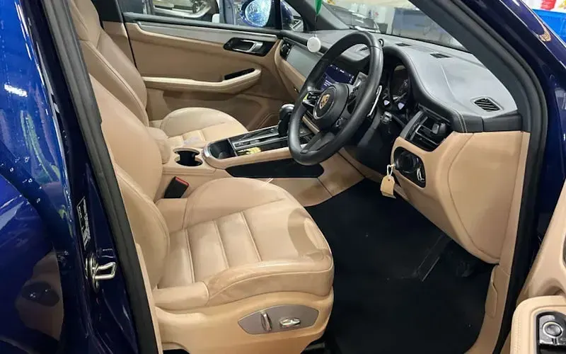 Used Porsche Macan 441 HP (324 kW) 2025 SUV