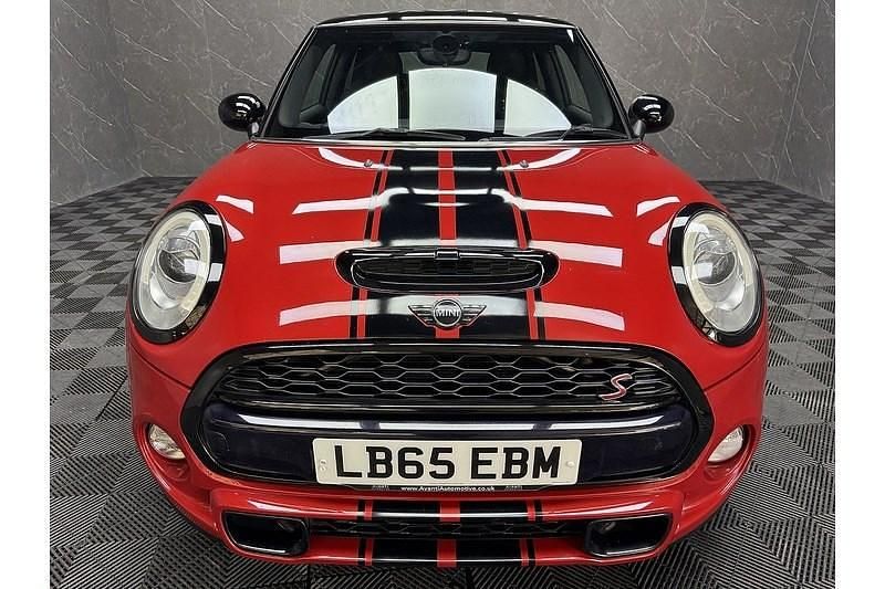 Usado Mini Cooper S Hatch 192 CV (141 kW) 2015 Rojo Utilitario