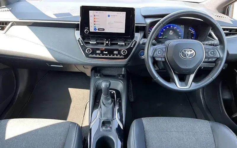 Used Toyota Corolla Design 122 HP (89 kW) 2022 Blue Hatchback