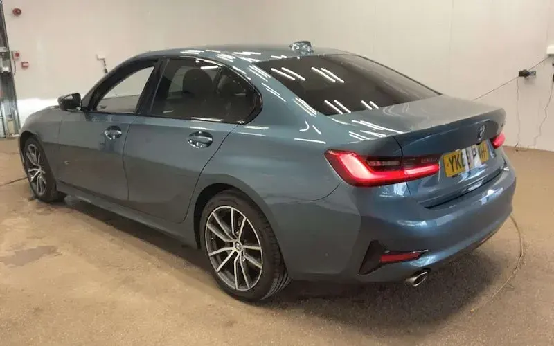 Used BMW 318 Sport Line 150 HP (110 kW) 2020 Blue Sedan