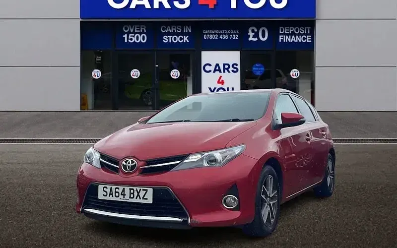 Used Toyota Auris Multidrive S 132 HP (97 kW) 2014 Hatchback