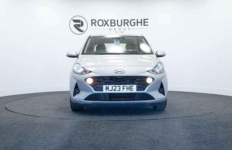 Used Hyundai i10 SE 67 HP (49 kW) 2023 Grey Hatchback