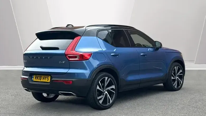 Usado Volvo XC40 190 HP (139 kW) 2018 Azul SUV